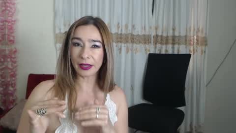 Snapshot of madam_dali chatting on February 14, 2025, 3:47 pm Dalila online show from February 14, 2025, 3:47 pm