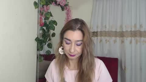 Snapshot of madam_dali chatting on February 18, 2025, 12:49 pm Dalila online show from February 18, 2025, 12:49 pm