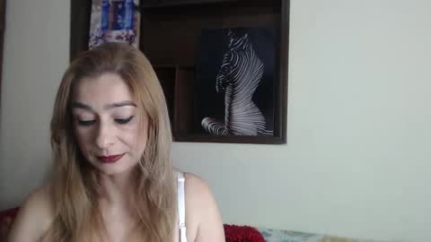 Snapshot of madam_dali chatting on March 5, 2025, 12:44 pm Dalila online show from March 5, 2025, 12:44 pm