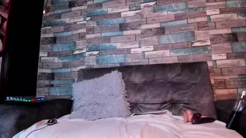 Lucy online show from December 20, 2025, 3:35 am