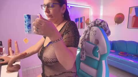 Snapshot of madame_scarllet chatting on April 23, 2026, 11:42 am Madame Scarllet online show from April 23, 2026, 11:42 am