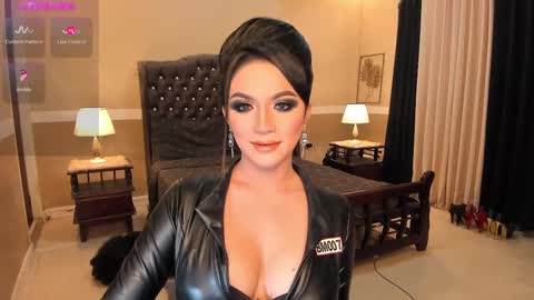 Snapshot of madammistressdominatrixxx chatting on January 13, 2025, 11:38 pm Alison Kloss online show from January 13, 2025, 11:38 pm