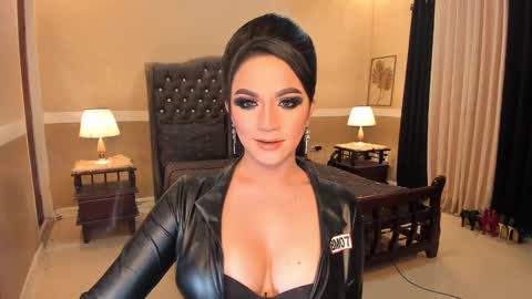 Snapshot of madammistressdominatrixxx chatting on March 10, 2025, 11:49 pm Alison Kloss online show from March 10, 2025, 11:49 pm