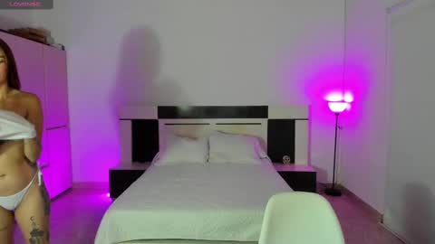 Snapshot of maddie_foxx chatting on February 24, 2025, 12:20 am Maddie online show from February 24, 2025, 12:20 am