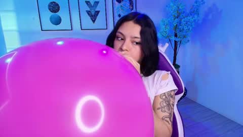 Snapshot of maddie_t18 chatting on May 12, 2026, 11:40 am maddie_t18 online show from May 12, 2026, 11:40 am
