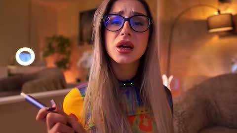 Snapshot of maddiebryggs chatting on March 20, 2026, 10:09 am Maddie online show from March 20, 2026, 10:09 am