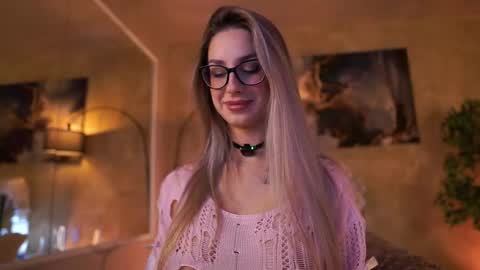 Snapshot of maddiebryggs chatting on April 4, 2026, 6:38 pm Maddie online show from April 4, 2026, 6:38 pm