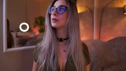 Snapshot of maddiebryggs chatting on April 8, 2026, 7:36 pm Maddie online show from April 8, 2026, 7:36 pm