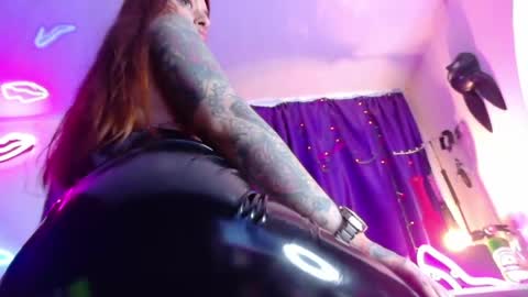 Snapshot of maddilust chatting on April 26, 2026, 5:54 pm Miss Lust online show from April 26, 2026, 5:54 pm