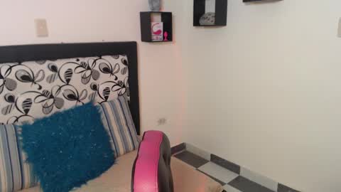 Maddy Parker  online show from December 6, 2024, 7:10 am