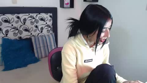 Maddy Parker  online show from December 13, 2024, 9:35 am