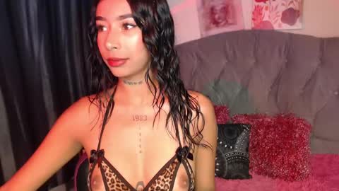 Maddy Parker  online show from March 3, 2025, 12:27 pm
