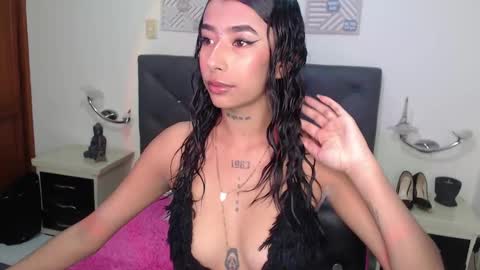 Maddy Parker  online show from March 10, 2025, 12:37 pm