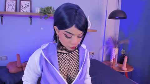 Maddy  online show from November 26, 2025, 11:44 am