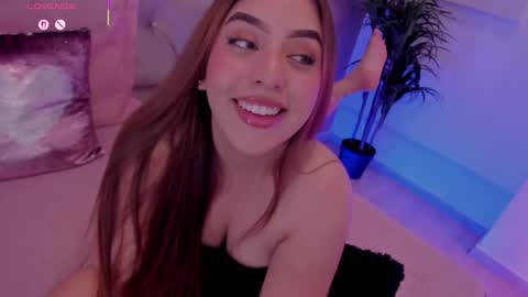 Snapshot of maddylennon chatting on March 5, 2025, 7:17 pm Lina  online show from March 5, 2025, 7:17 pm