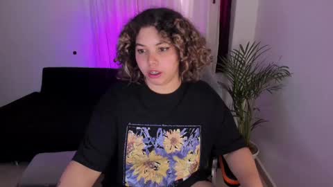 Snapshot of madelaine_taylor chatting on January 11, 2025, 11:45 am madelaine_taylor online show from January 11, 2025, 11:45 am