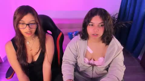 Snapshot of madelaine_taylor chatting on November 15, 2025, 4:25 pm madelaine_taylor online show from November 15, 2025, 4:25 pm