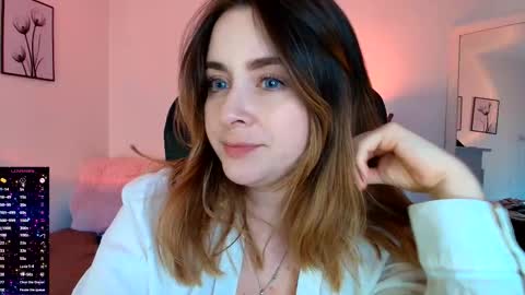 madelamee online show from September 18, 2025, 8:44 pm