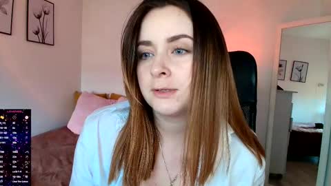 madelamee online show from October 14, 2025, 8:20 pm