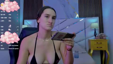 Snapshot of madeline_sweet_ chatting on January 15, 2026, 2:49 am Madeline online show from January 15, 2026, 2:49 am