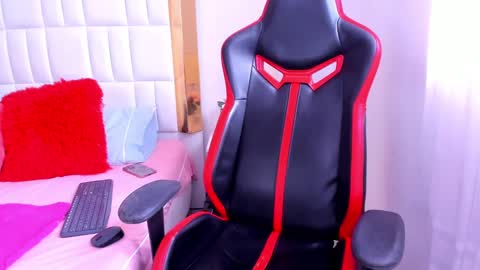 Snapshot of madelinejackson chatting on February 17, 2025, 10:25 pm Madeline online show from February 17, 2025, 10:25 pm