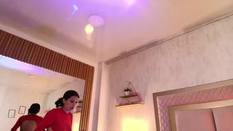 madhison_5 online show from April 26, 2026, 11:41 am