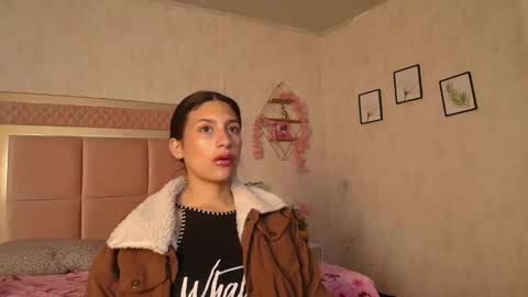 madhison_5 online show from May 27, 2026, 12:46 pm