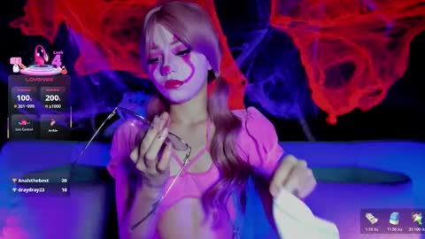 Madison Watson online show from October 24, 2025, 10:44 am