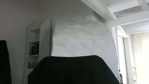 madio1187940 online show from October 28, 2025, 2:31 pm