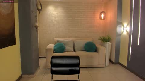 Madison Kane online show from October 18, 2025, 11:33 am