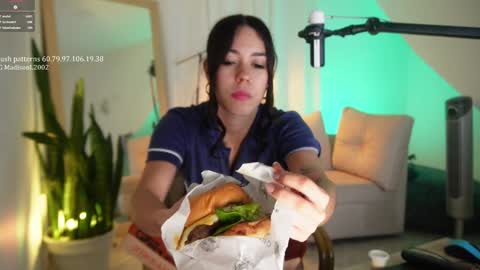 Snapshot of madisonlara chatting on January 1, 2025, 6:59 pm madisonlara online show from January 1, 2025, 6:59 pm