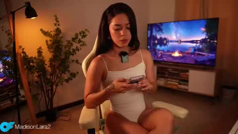 Snapshot of madisonlara chatting on November 16, 2025, 4:01 pm madisonlara online show from November 16, 2025, 4:01 pm