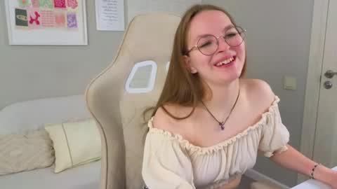 Maddy online show from April 22, 2026, 5:21 am