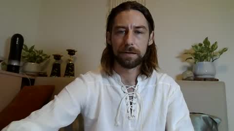 Mat online show from October 31, 2025, 3:02 pm