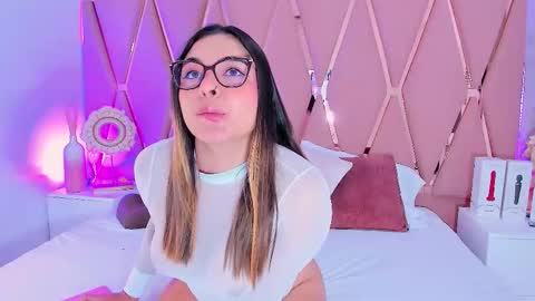 Mady James online show from November 12, 2025, 12:38 pm