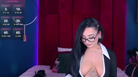 Snapshot of madyluxx chatting on April 24, 2026, 6:32 pm MadyLuxx online show from April 24, 2026, 6:32 pm