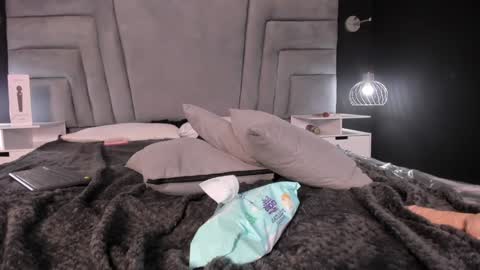 MAEE ANGELS online show from December 11, 2024, 11:32 pm