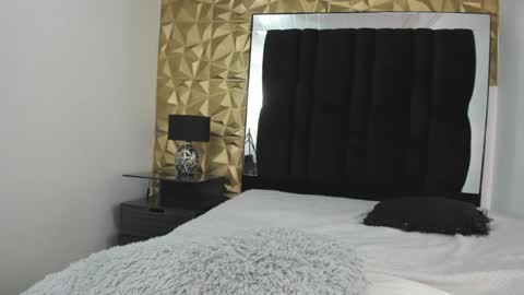 MAEE ANGELS online show from December 24, 2024, 11:00 pm