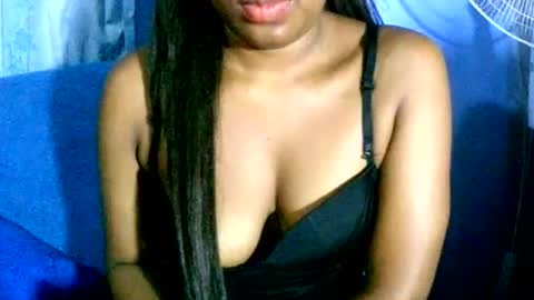 MaelahLove online show from December 10, 2024, 5:28 am