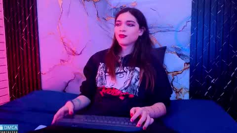 maevekuro online show from March 6, 2026, 3:25 am