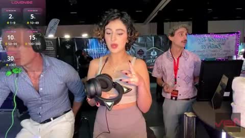 Snapshot of maevemads chatting on November 8, 2025, 2:01 am Meaves online show from November 8, 2025, 2:01 am