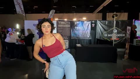 Snapshot of maevemads chatting on November 8, 2025, 10:08 pm Meaves online show from November 8, 2025, 10:08 pm