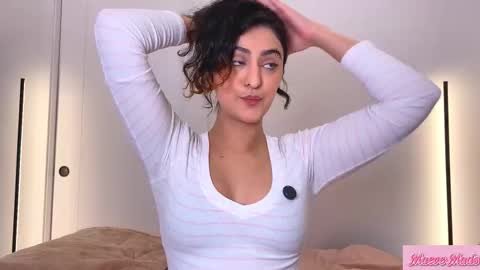 Snapshot of maevemads chatting on February 24, 2026, 3:54 pm Meaves online show from February 24, 2026, 3:54 pm