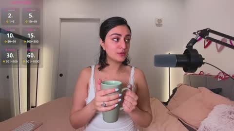 Snapshot of maevemads chatting on April 14, 2026, 1:17 pm Meaves online show from April 14, 2026, 1:17 pm