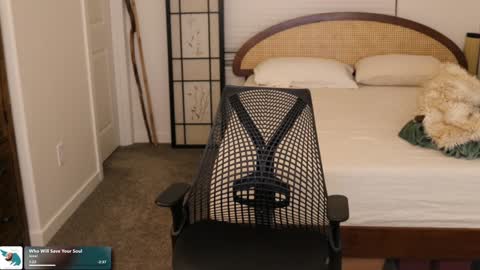 Snapshot of maeveminx chatting on October 6, 2025, 3:37 am Mae online show from October 6, 2025, 3:37 am