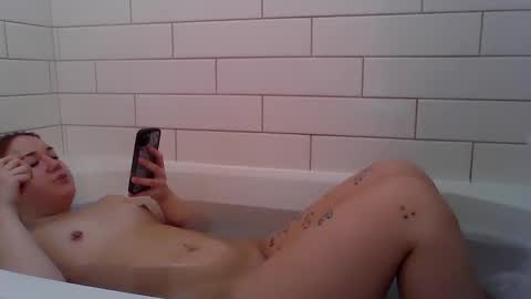 Snapshot of maevesins chatting on February 13, 2025, 9:27 pm Maeve Sins online show from February 13, 2025, 9:27 pm