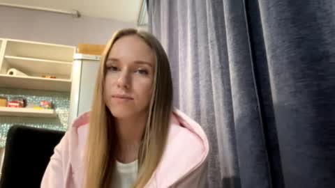 Snapshot of mafaldatefera chatting on February 18, 2026, 8:10 am Sara online show from February 18, 2026, 8:10 am