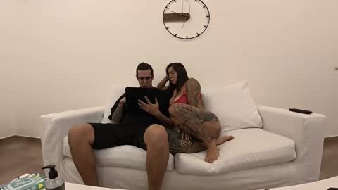 maferalvarezxxx online show from April 16, 2026, 9:39 pm