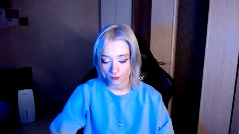 Sophia online show from November 25, 2025, 3:34 pm