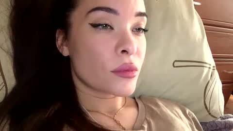 magggg658318 online show from September 17, 2025, 9:33 am